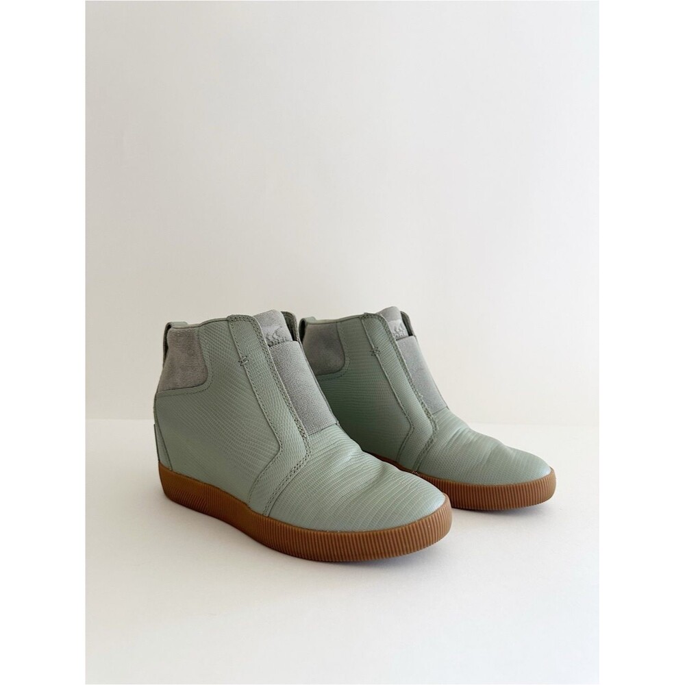 Sorel safari Green Leather Out 'N About Wedge Booties